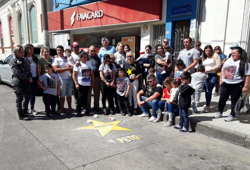 Se pint� una estrella en el centro en homenaje a Jonathan Zelaya